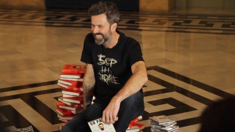 Pau Don&eacute;s presentando su disco y libro '50 Palos'