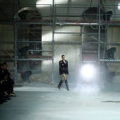 Desfile de Yves Saint Laurent en la Semana de la Moda de París