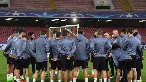 Los jugadores del Real Madrid se entrenan en San Paolo.