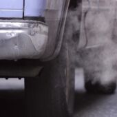 Barcelona prohibirá la circulación de los coches de más de 20 años a partir de 2019