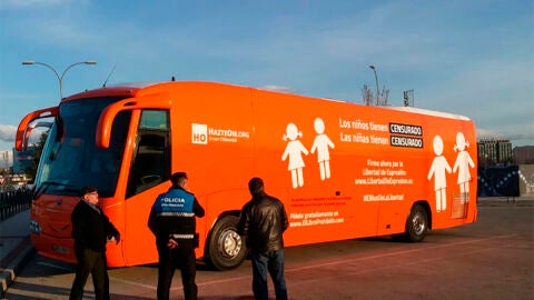 El nuevo autob&uacute;s de Hazte O&iacute;r