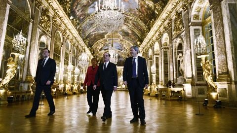 Mariano Rajoy, con Angela Merkel, Fran&ccedil;ois Hollande y Paolo Gentiloni en el palacio de Versalles