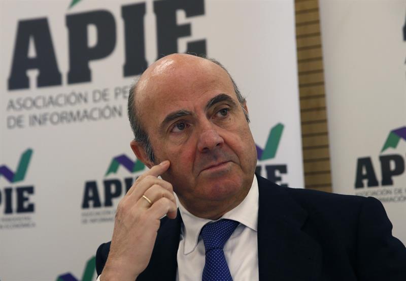Luis de Guindos: "La independencia de Cataluña no se va a dar, no se lo creen ni los soberanistas" Luis de Guindos: "La independencia de Cataluña no se va a dar, no se lo creen ni los soberanistas"