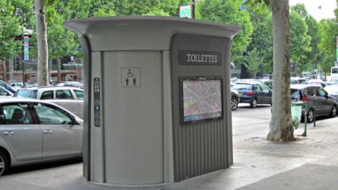 Aseos p&uacute;blicos en Madrid