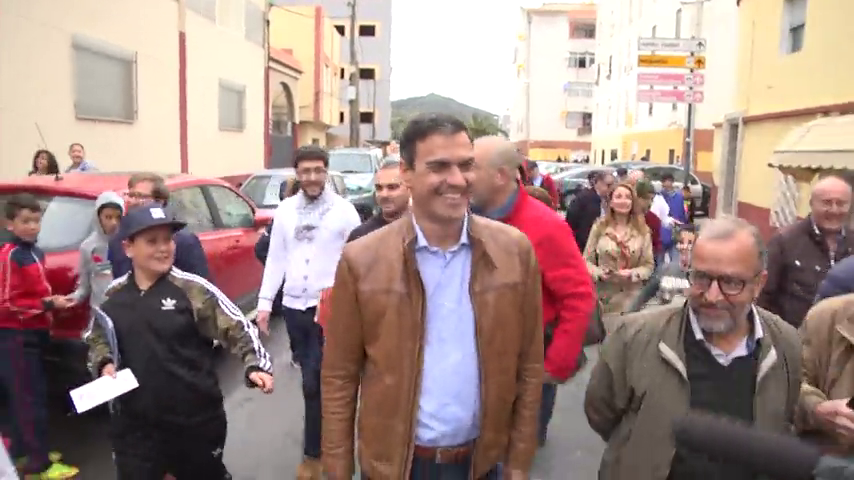 Sánchez se enroca en el crowdfunding para financiar las primarias, mientras que Díaz y López acatan el método de Ferraz Sánchez se enroca en el crowdfunding para financiar las primarias, mientras que Díaz y López acatan el método de Ferraz