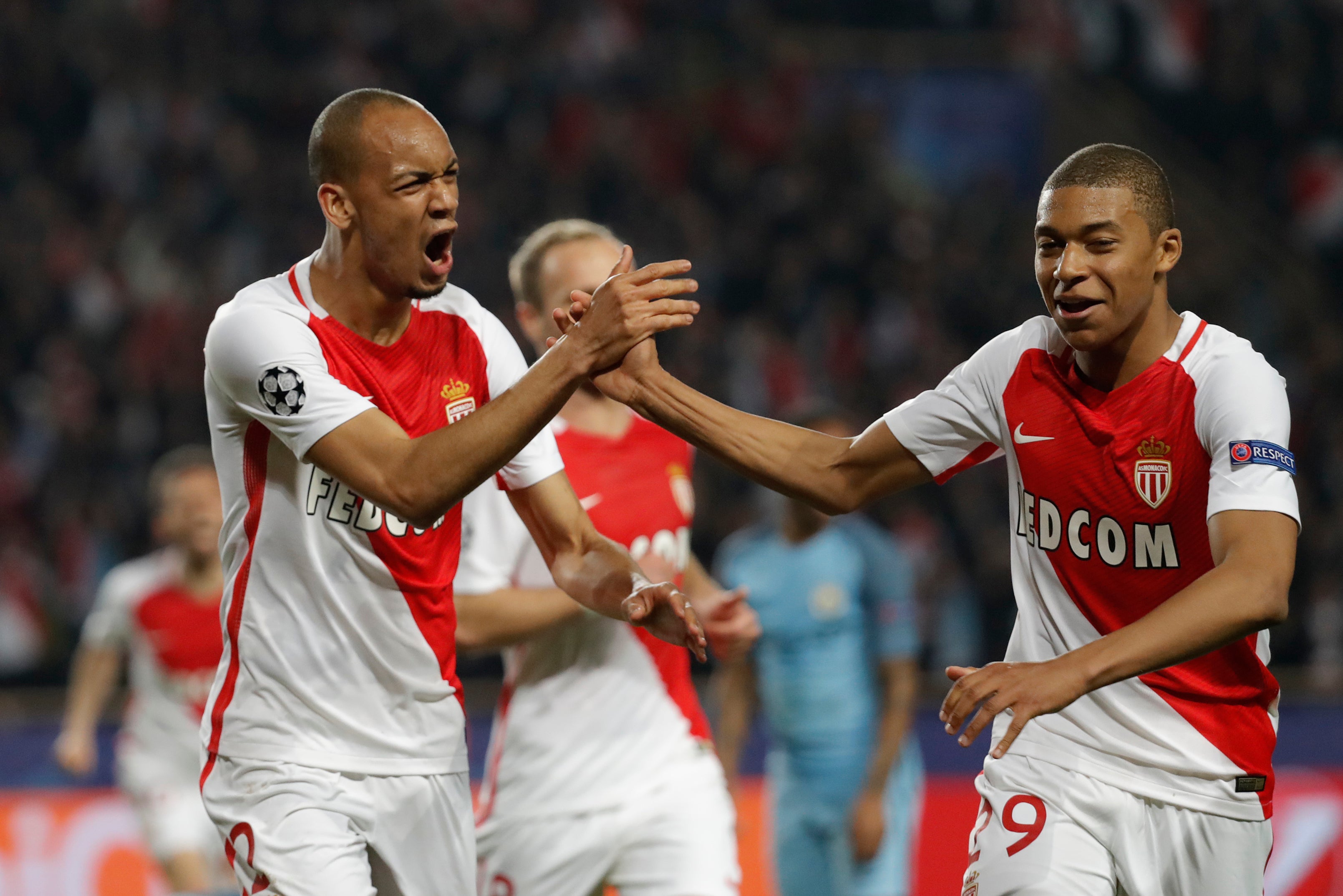 El PSG prepara 240 millones para fichar a Fabinho y Mbappé El PSG prepara 240 millones para fichar a Fabinho y Mbappé