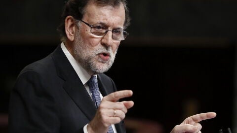Mariano Rajoy, durante su intervenci&oacute;n ante el pleno del Congreso donde expone las conclusiones del &uacute;ltimo Consejo Europeo