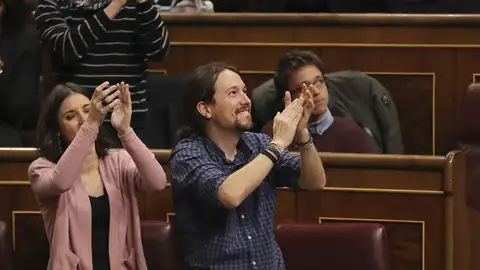 Pablo Iglesias, Irene Montero y, de fondo, Íñigo Errejón Pablo Iglesias, Irene Montero y, de fondo, Íñigo Errejón