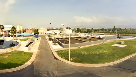 El proyecto, pionero en el sector del tratamiento de aguas, permitirá emular los procesos hidrodinámicos y bioquímicos que tienen lugar en el interior de una EDAR. El proyecto, pionero en el sector del tratamiento de aguas, permitirá emular los procesos hidrodinámicos y bioquímicos que tienen lugar en el interior de una EDAR.