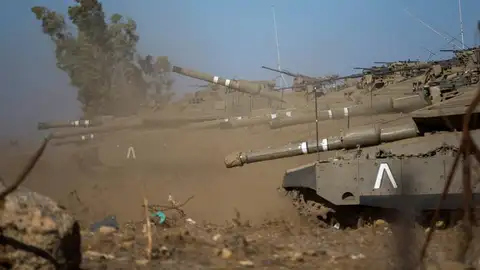 Tanques israelíes patrullan los Altos del Golán Tanques israelíes patrullaban los Altos del Golán, en Israel, junto la frontera siria, el pasado mes de noviembre