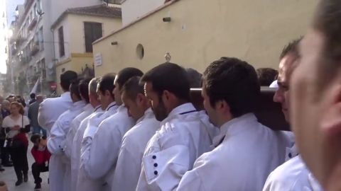 Frame 15.55916 de: Se buscan costaleros para esta Semana Santa en M&aacute;laga