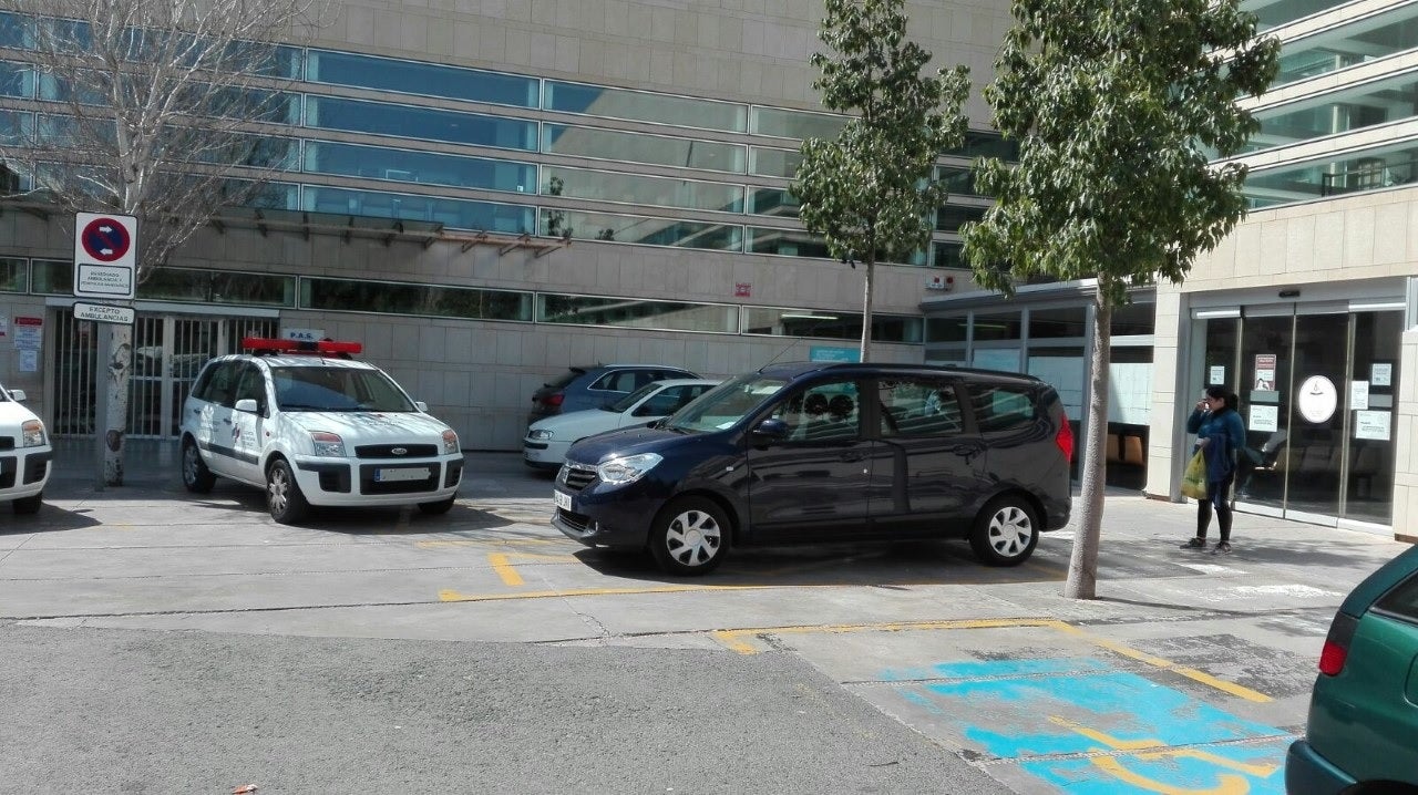 El Hospital del Vinalopó contrata médicos, enfermeros y administrativos para el PAS de El Toscar El Hospital del Vinalopó contrata médicos, enfermeros y administrativos para el PAS de El Toscar