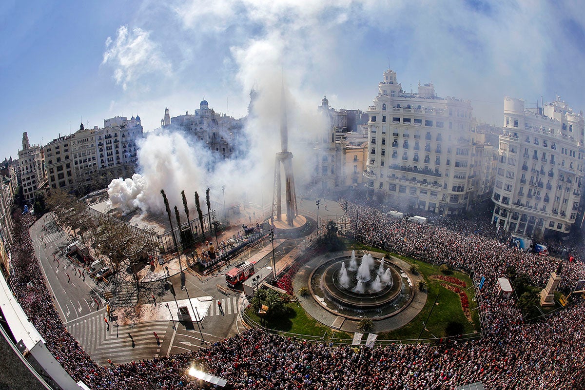 PIROVAL reclama ayudas directas al sector pirotécnico tras un año sin poder trabajar PIROVAL reclama ayudas directas al sector pirotécnico tras un año sin poder trabajar