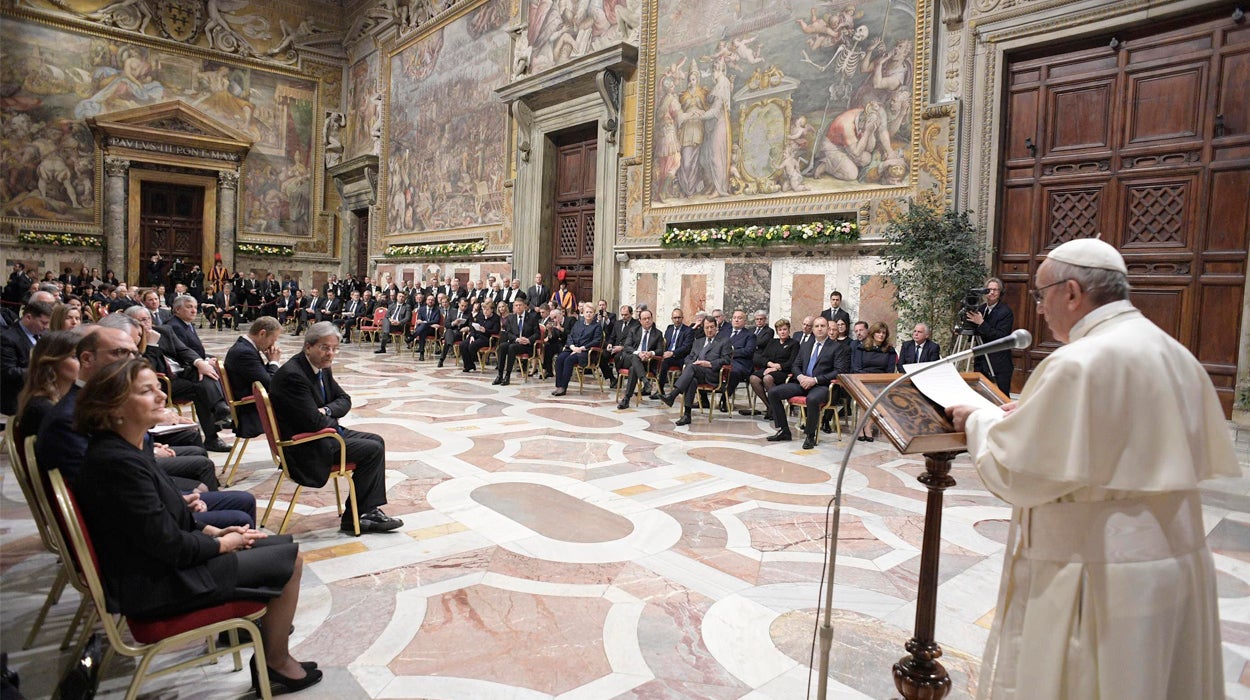 El Papa alerta a los líderes europeos: "La UE está en riesgo de morir" El Papa alerta a los líderes europeos: "La UE está en riesgo de morir"