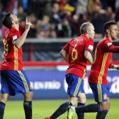 España celebra el gol de Diego Costa