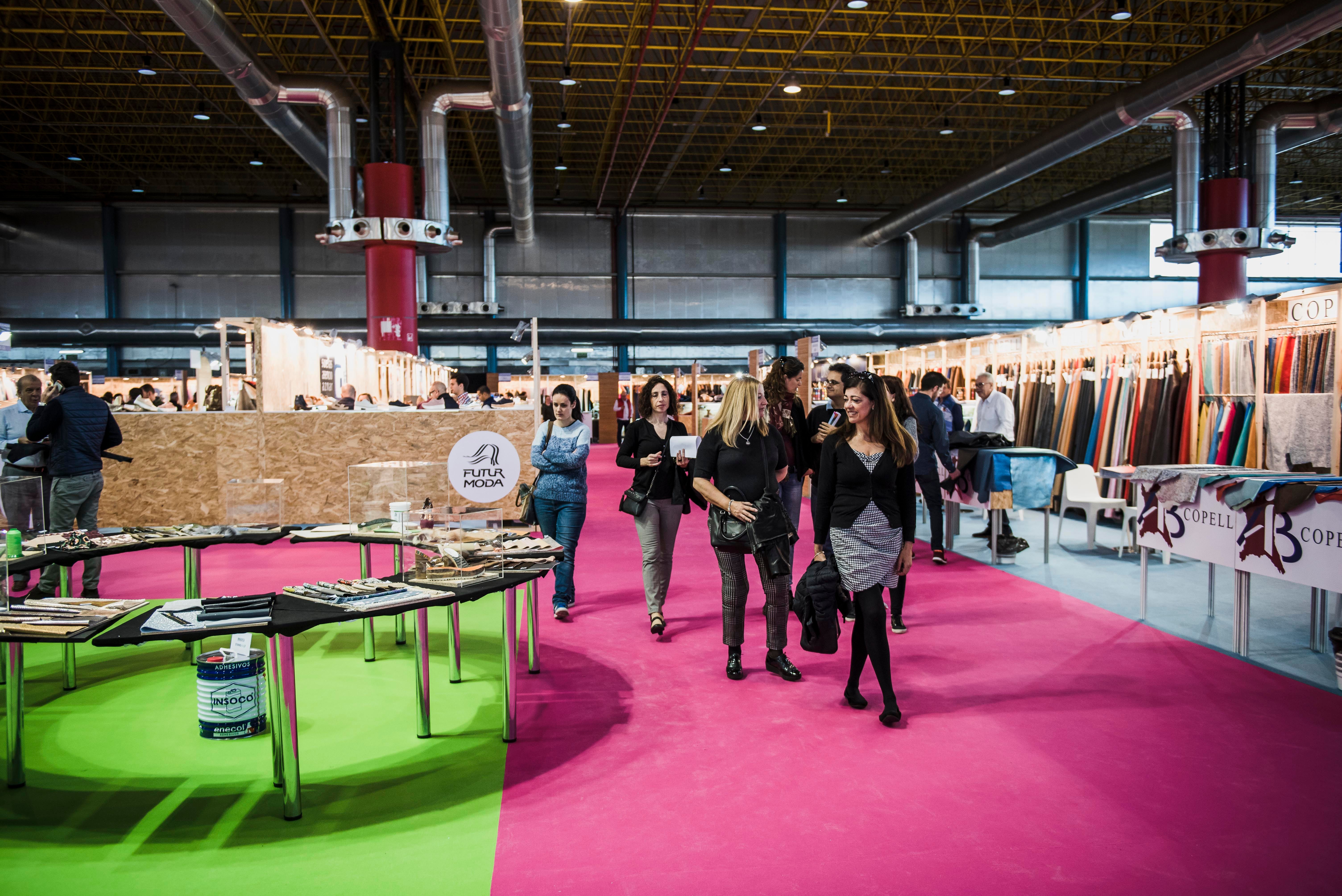 Futurmoda supera la barrera de 6.000 visitantes y recibe representantes de 30 países Futurmoda supera la barrera de 6.000 visitantes y recibe representantes de 30 países