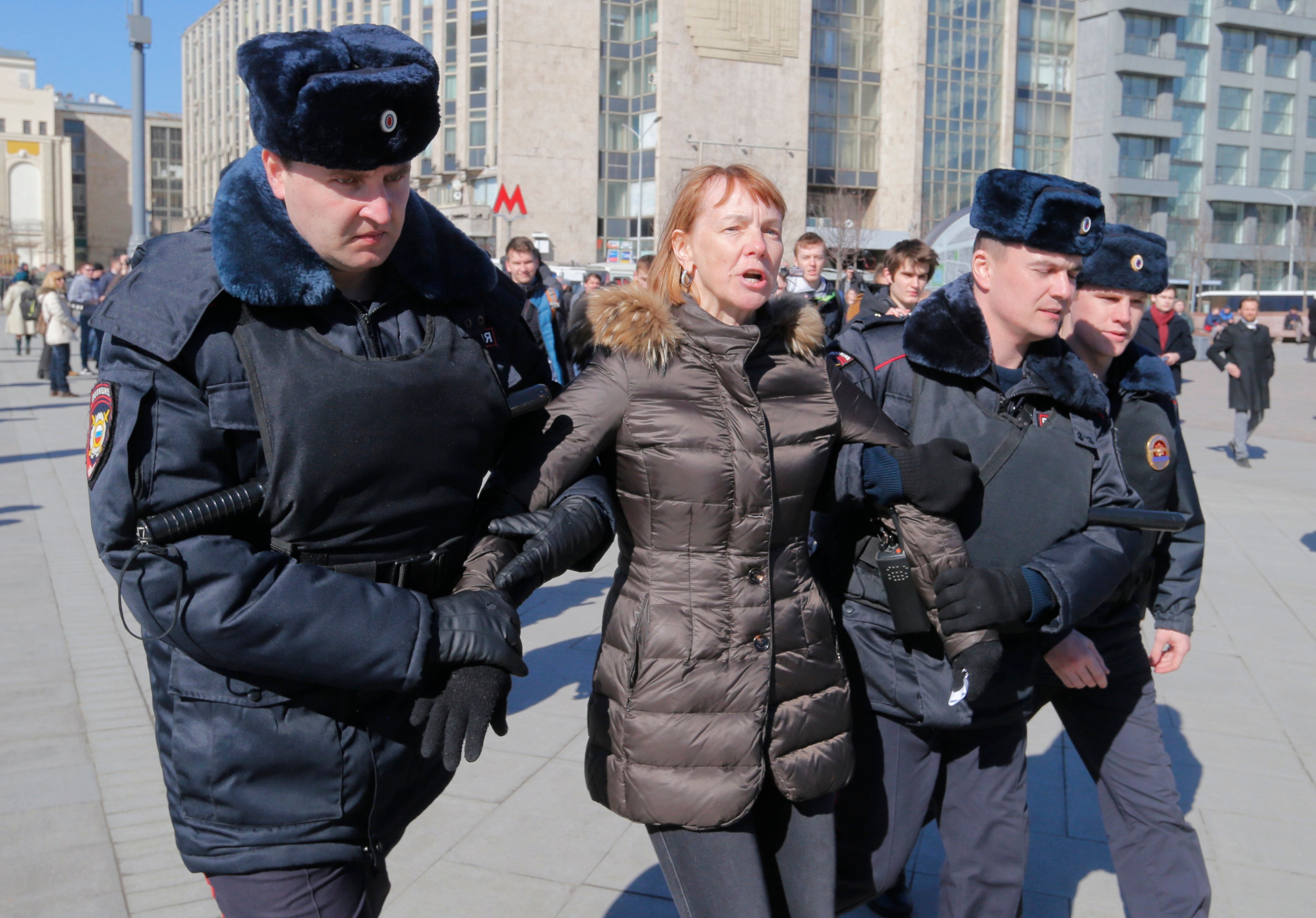 Las masivas protestas en Rusia contra la corrupción se saldan con centenares de detenidos Las masivas protestas en Rusia contra la corrupción se saldan con centenares de detenidos