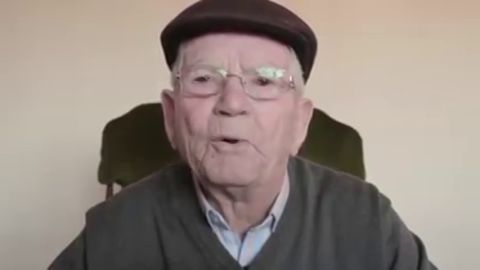 Frame 20.630449 de: "Sois millonarios, pero no os dais cuenta": el mensaje de un anciano que te har&aacute; reflexionar