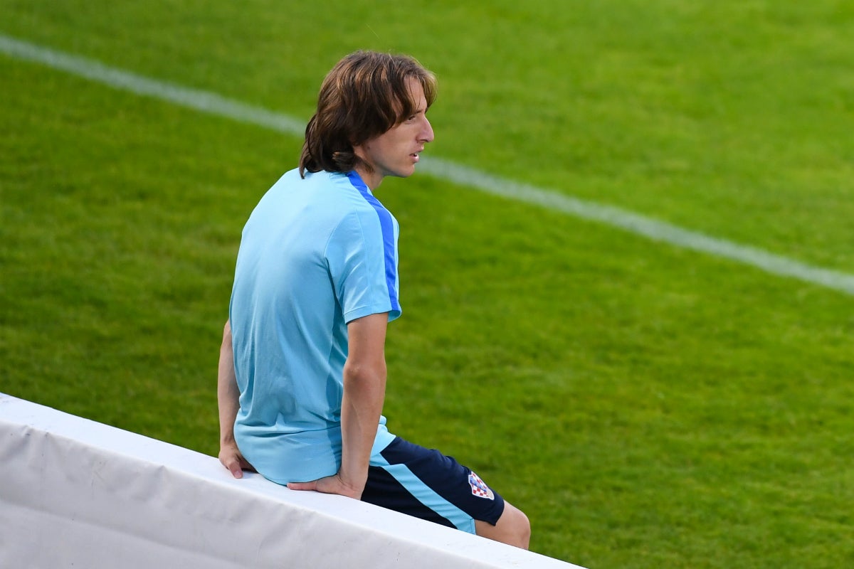 Croacia libera a Modric y a Rakitic para jugar el amistoso ante Estonia Croacia libera a Modric y a Rakitic para jugar el amistoso ante Estonia