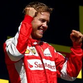 Vettel celebra la victoria Vettel celebra la victoria