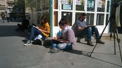 Varios de los participantes en la actividad este domingo en la Plaza de las Flores de Elche. Mercado Central Elche