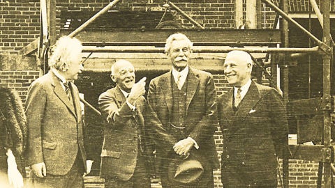 Albert Einstein, Abraham Flexner, John R. Hardin, y Herbert Maass 
