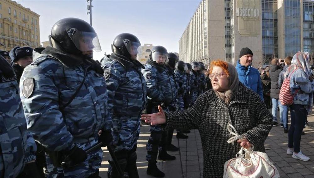 Manifestación contra la corrupción convocada este domingo por el líder opositor Alexei Navalny en el centro de Moscú