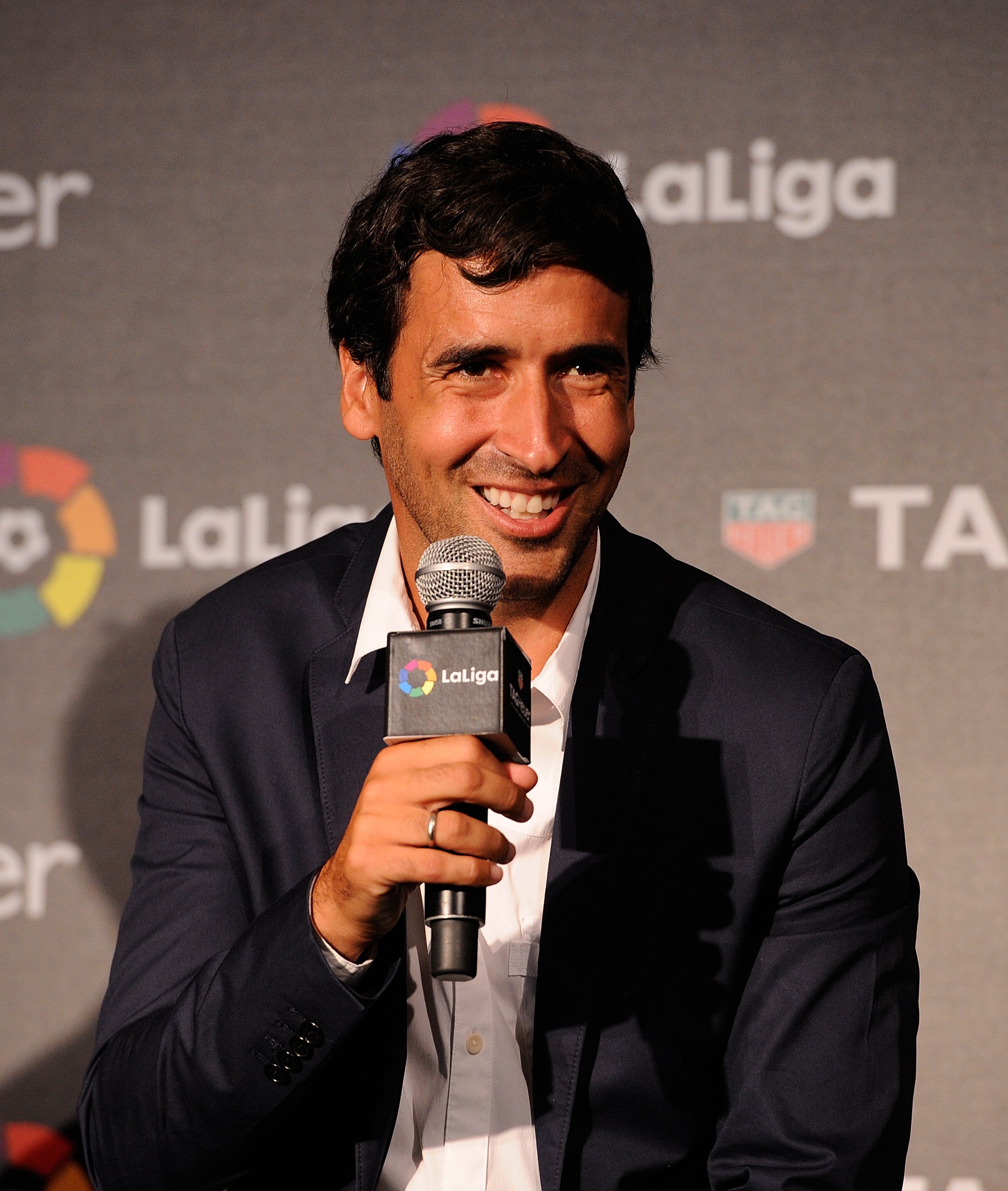Raúl González: "¿Trabajar en el Barça? Esto es fútbol, no se puede decir que no haré ni esto ni lo otro" Raúl González: "¿Trabajar en el Barça? Esto es fútbol, no se puede decir que no haré ni esto ni lo otro"