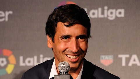 Ra&uacute;l en un acto de presentaci&oacute;n