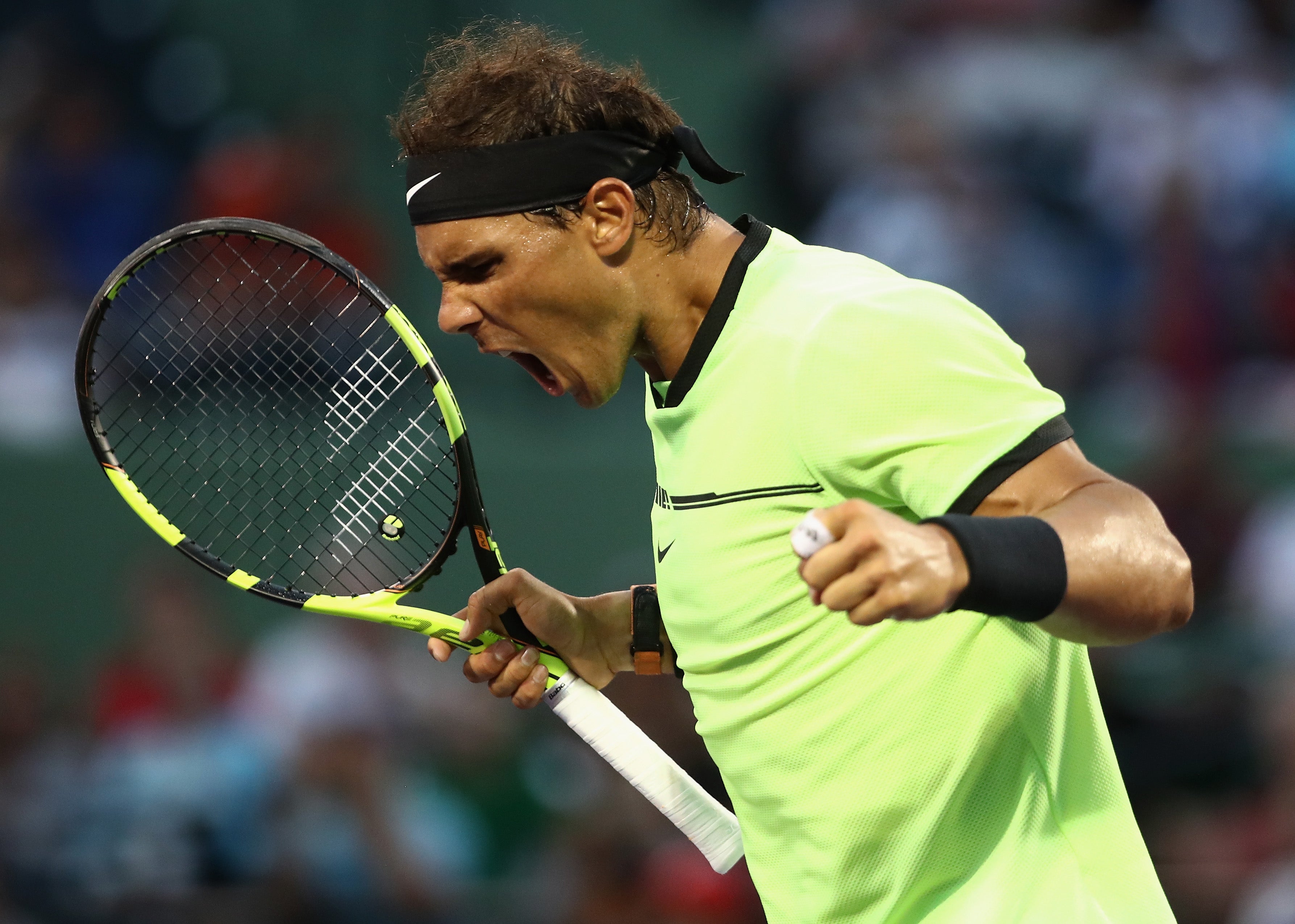 Nadal remonta a un duro Kohlschreiber y avanza a octavos de final en Miami Nadal remonta a un duro Kohlschreiber y avanza a octavos de final en Miami