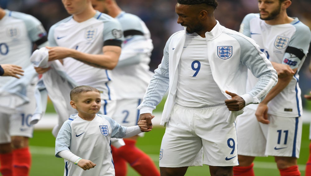 El tierno gesto de Defoe con Bradley Lowery, el niño del Sunderland que sufre cáncer El tierno gesto de Defoe con Bradley Lowery, el niño del Sunderland que sufre cáncer
