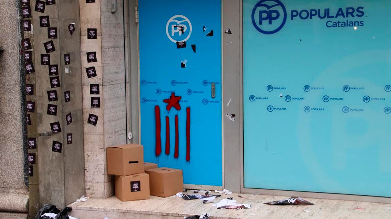 ERC condena el escrache de Arran que ha apoyado Gabriel (CUP) ante el PP de Cataluña ERC condena el escrache de Arran que ha apoyado Gabriel (CUP) ante el PP de Cataluña