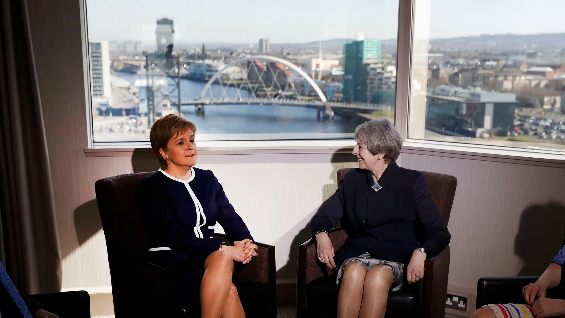 La primera ministra del Reino Unido, Theresa May, junto con la ministra principal escocesa, Nicola Sturgeon
