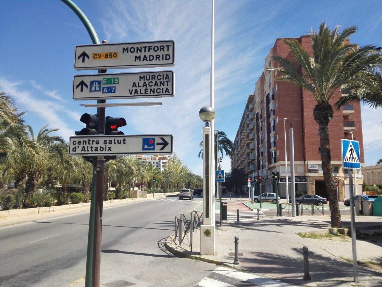 C’s pide señalización bilingüe y el tripartito dice que está fomentado las dos lenguas oficiales C’s pide señalización bilingüe y el tripartito dice que está fomentado las dos lenguas oficiales