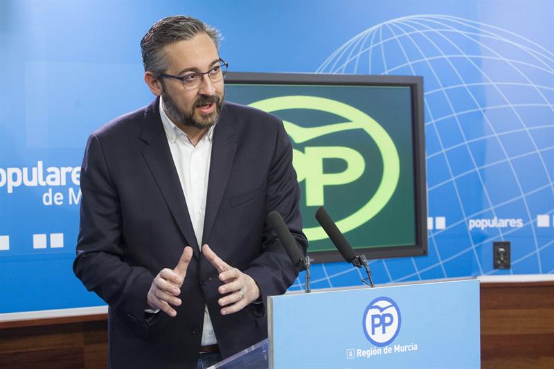 El PP de Murcia no baraja ninguna alternativa a Sánchez y confía en que su imputación quede en nada El PP de Murcia no baraja ninguna alternativa a Sánchez y confía en que su imputación quede en nada