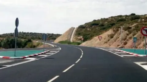 La prioridad de paso en las carreteras convencionales La prioridad de paso en las carreteras convencionales