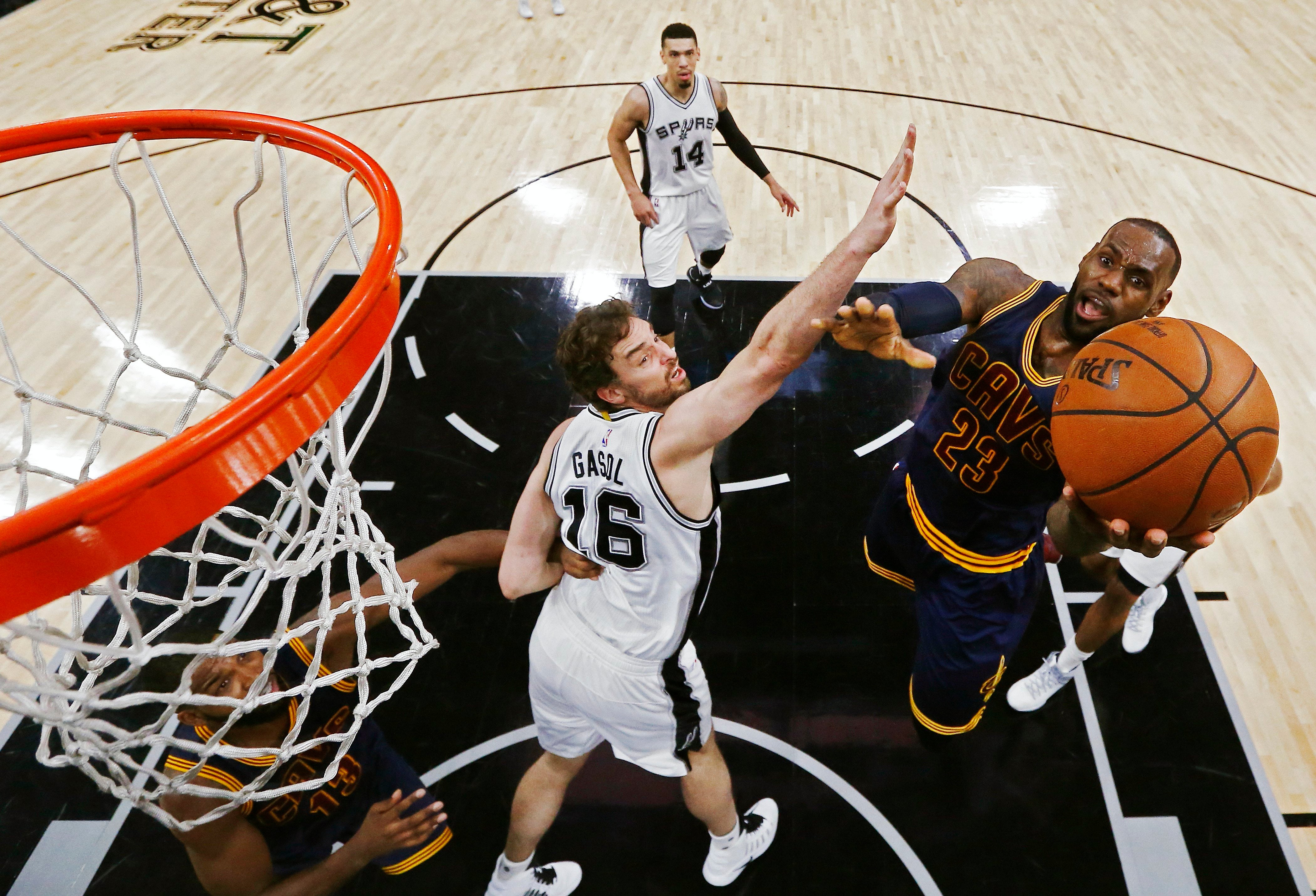 Paliza de los Spurs de Gasol a los Cavaliers; victorias de Ibaka, Willy y Abrines y derrota de Marc Paliza de los Spurs de Gasol a los Cavaliers; victorias de Ibaka, Willy y Abrines y derrota de Marc