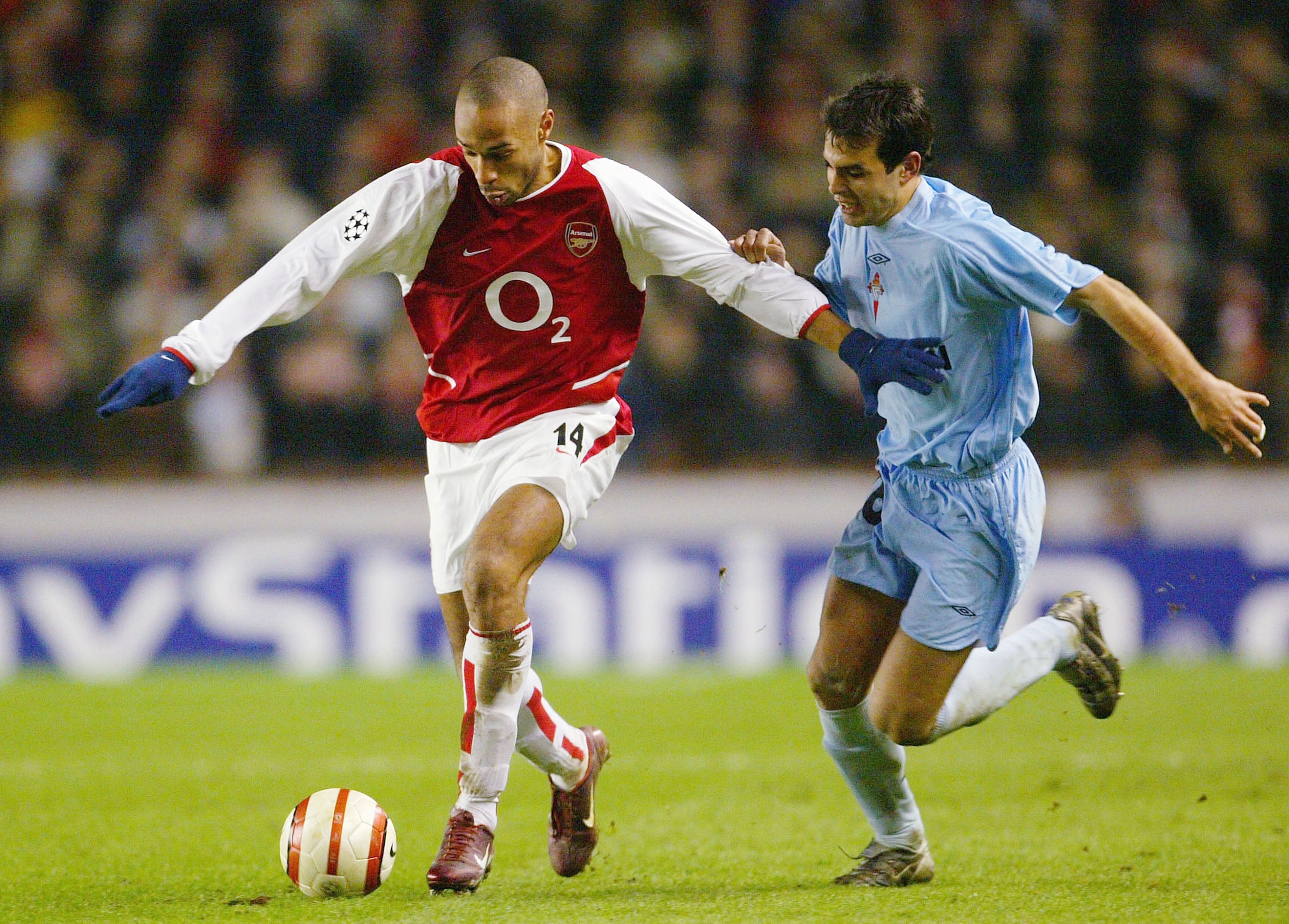 La camiseta de Oubiña de 2004, prueba clave en un delito de estafa La camiseta de Oubiña de 2004, prueba clave en un delito de estafa