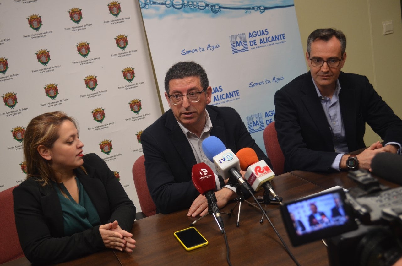 Los vecinos de Petrer y Monforte del Cid serán compensados por no tener agua seis días Los vecinos de Petrer y Monforte del Cid serán compensados por no tener agua seis días