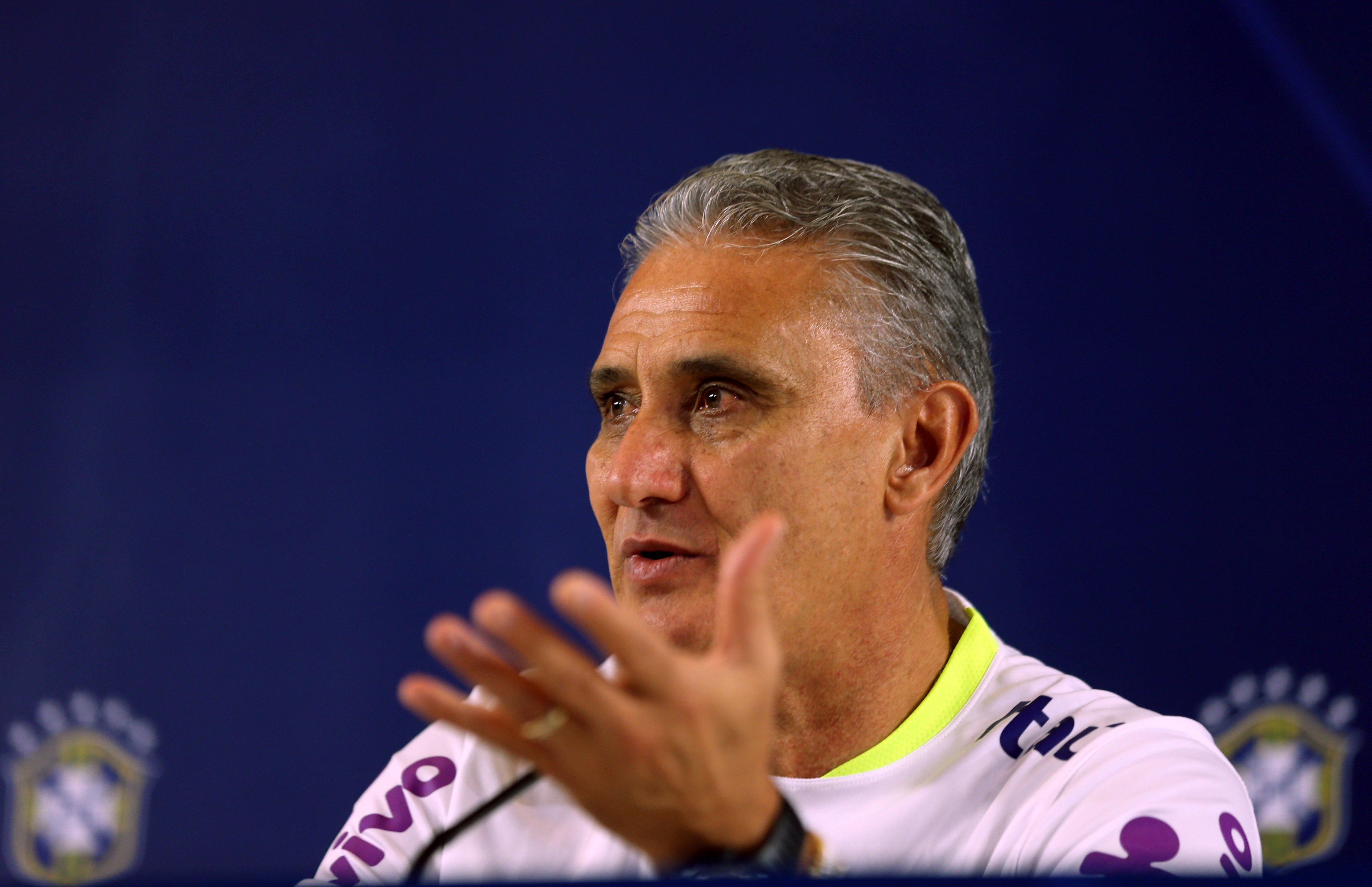 El entrenador de Brasil interrumpe la rueda de prensa para agradecer a Dios la clasificación para el Mundial El entrenador de Brasil interrumpe la rueda de prensa para agradecer a Dios la clasificación para el Mundial