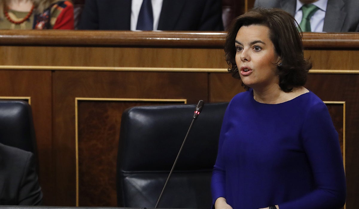 Sáenz de Santamaría consigue la mejor nota en la primera valoración del actual Gobierno Sáenz de Santamaría consigue la mejor nota en la primera valoración del actual Gobierno