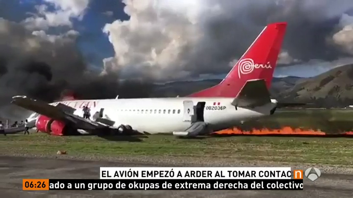 Un avión con 141 pasajeros a bordo se incendia al aterrizar sin causar víctimas Un avión con 141 pasajeros a bordo se incendia al aterrizar sin causar víctimas