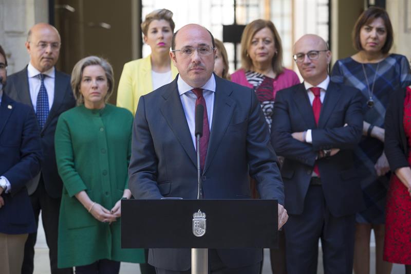 Personas físicas: Pedro Antonio Sánchez se va a un paso de ser echado Personas físicas: Pedro Antonio Sánchez se va a un paso de ser echado