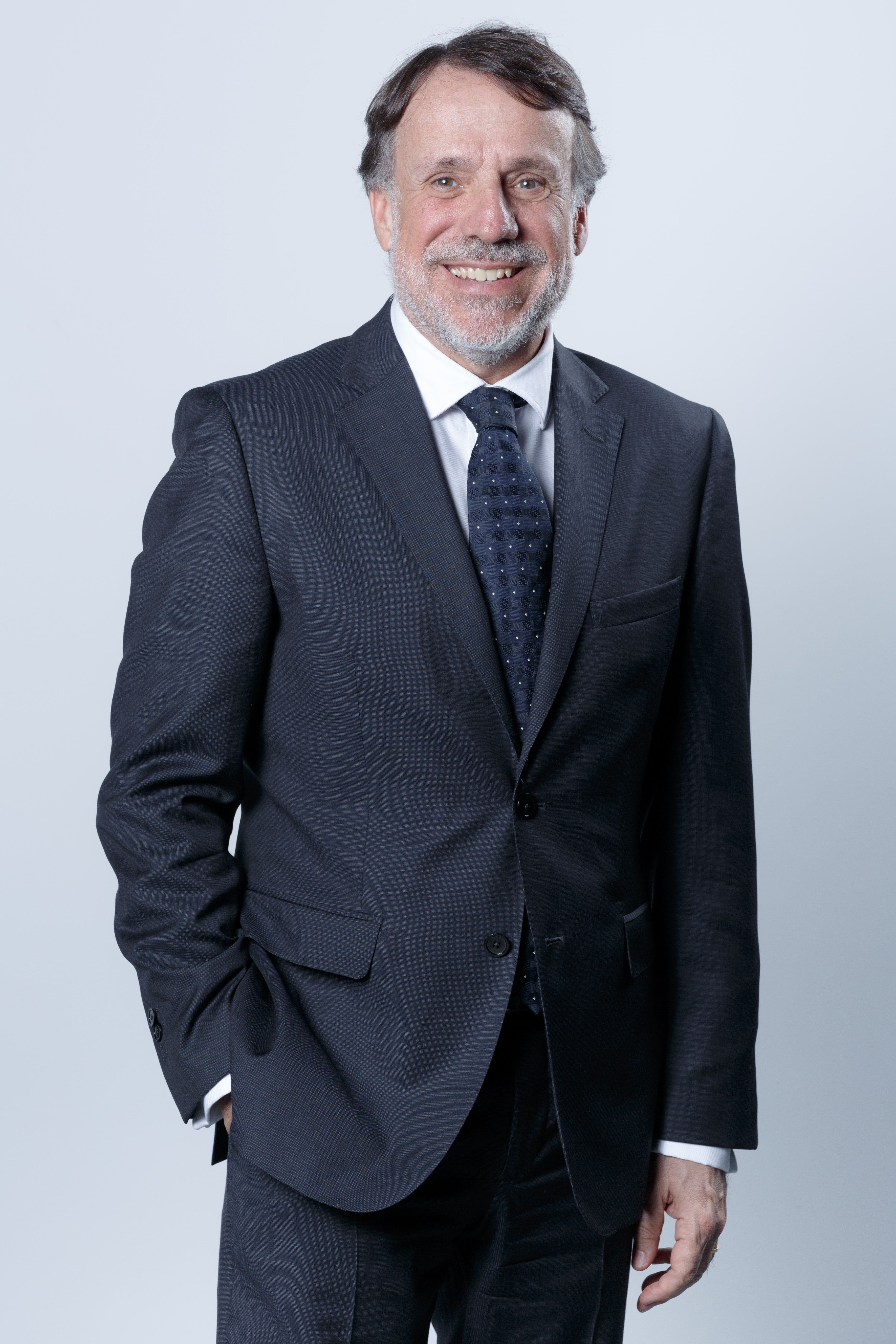 Crehueras, presidente del Grupo Planeta, apela al "diálogo desde la ley" para resolver el conflicto catalán Crehueras, presidente del Grupo Planeta, apela al "diálogo desde la ley" para resolver el conflicto catalán