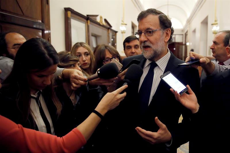 Rajoy espera que se apruebe este "buen presupuesto" para empezar a preparar ya el de 2018 Rajoy espera que se apruebe este "buen presupuesto" para empezar a preparar ya el de 2018