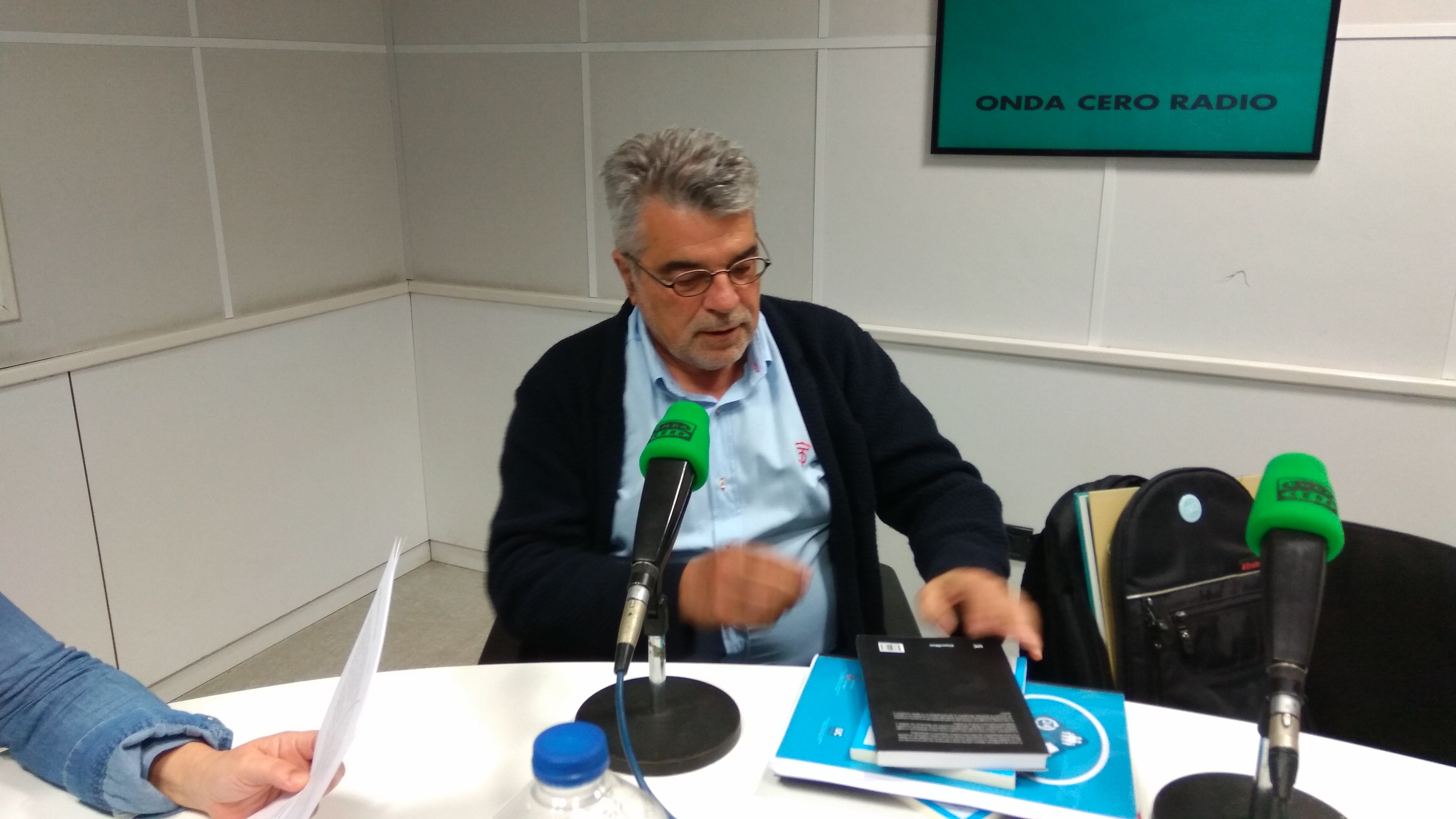 Aquí en la Onda Cantabria. Investigadores de Cantabria: Pedro Requés Aquí en la Onda Cantabria. Investigadores de Cantabria: Pedro Requés