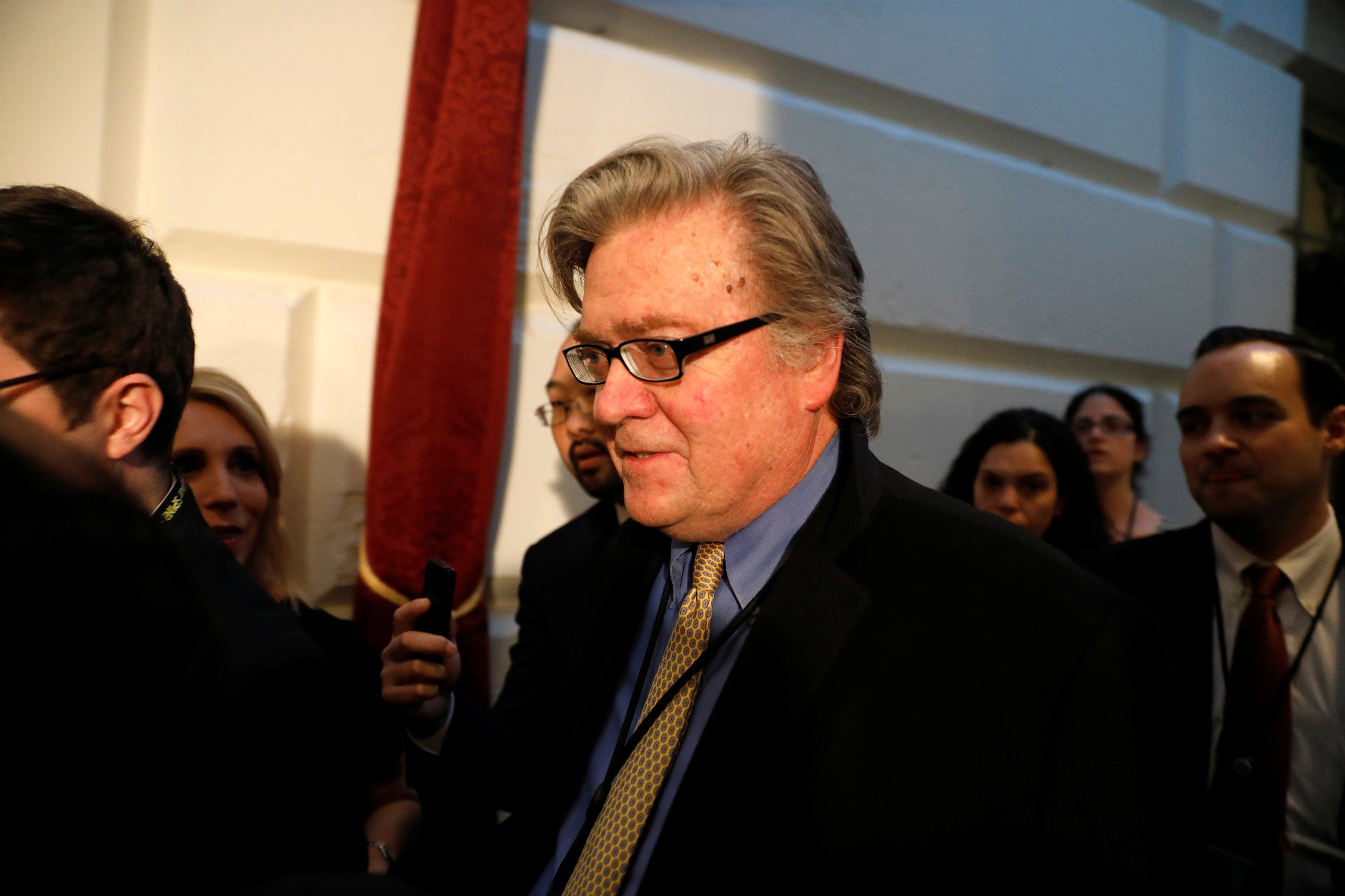 Steve Bannon, detenido por supuesto fraude a donantes para el muro con México Steve Bannon, detenido por supuesto fraude a donantes para el muro con México