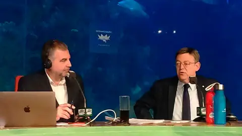 Ximo Puig durante la entrevista con Carlos Alsina en Más de uno Ximo Puig durante la entrevista con Carlos Alsina en Más de uno