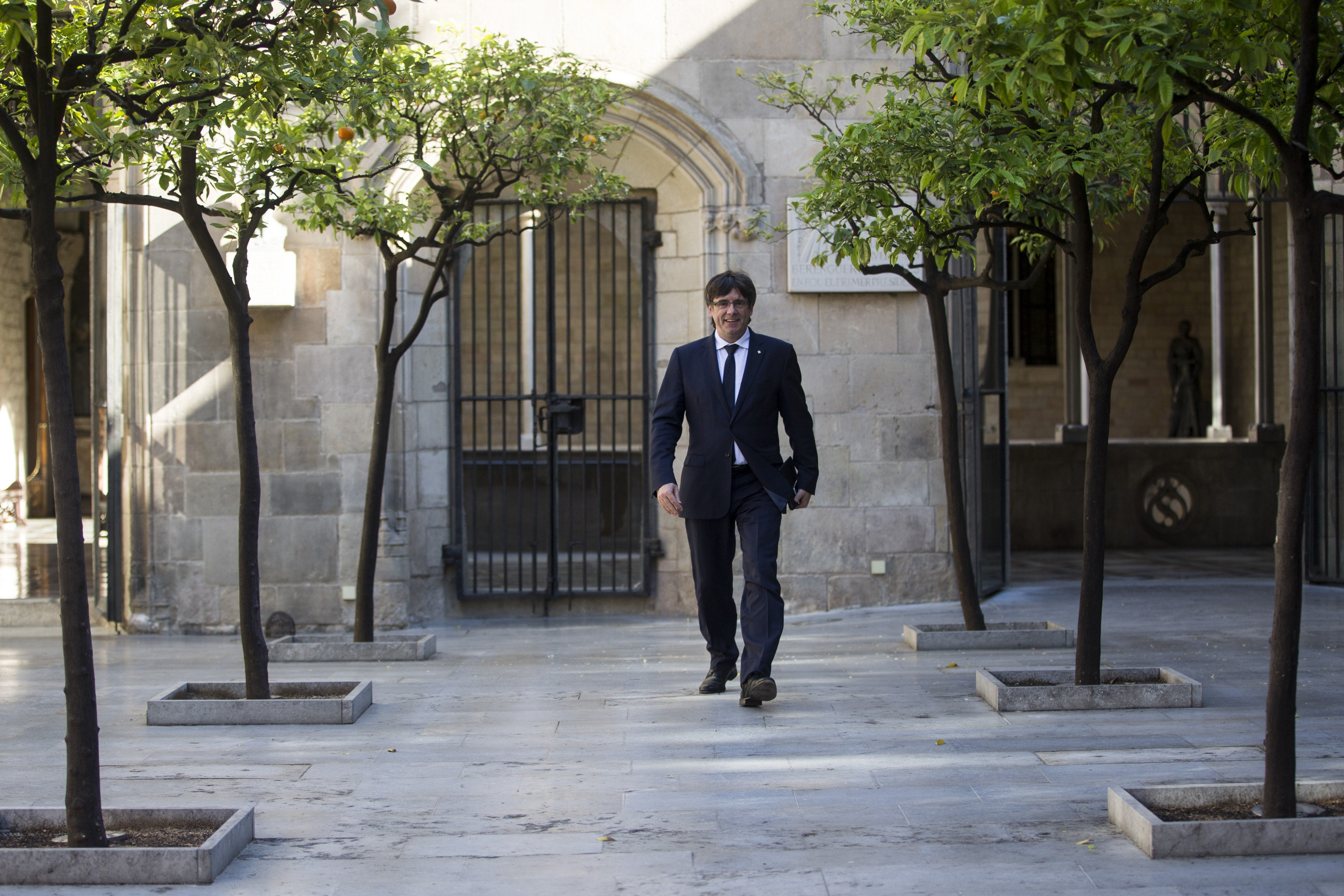 Puigdemont evita fijar la fecha y la pregunta del referéndum independentista Puigdemont evita fijar la fecha y la pregunta del referéndum independentista
