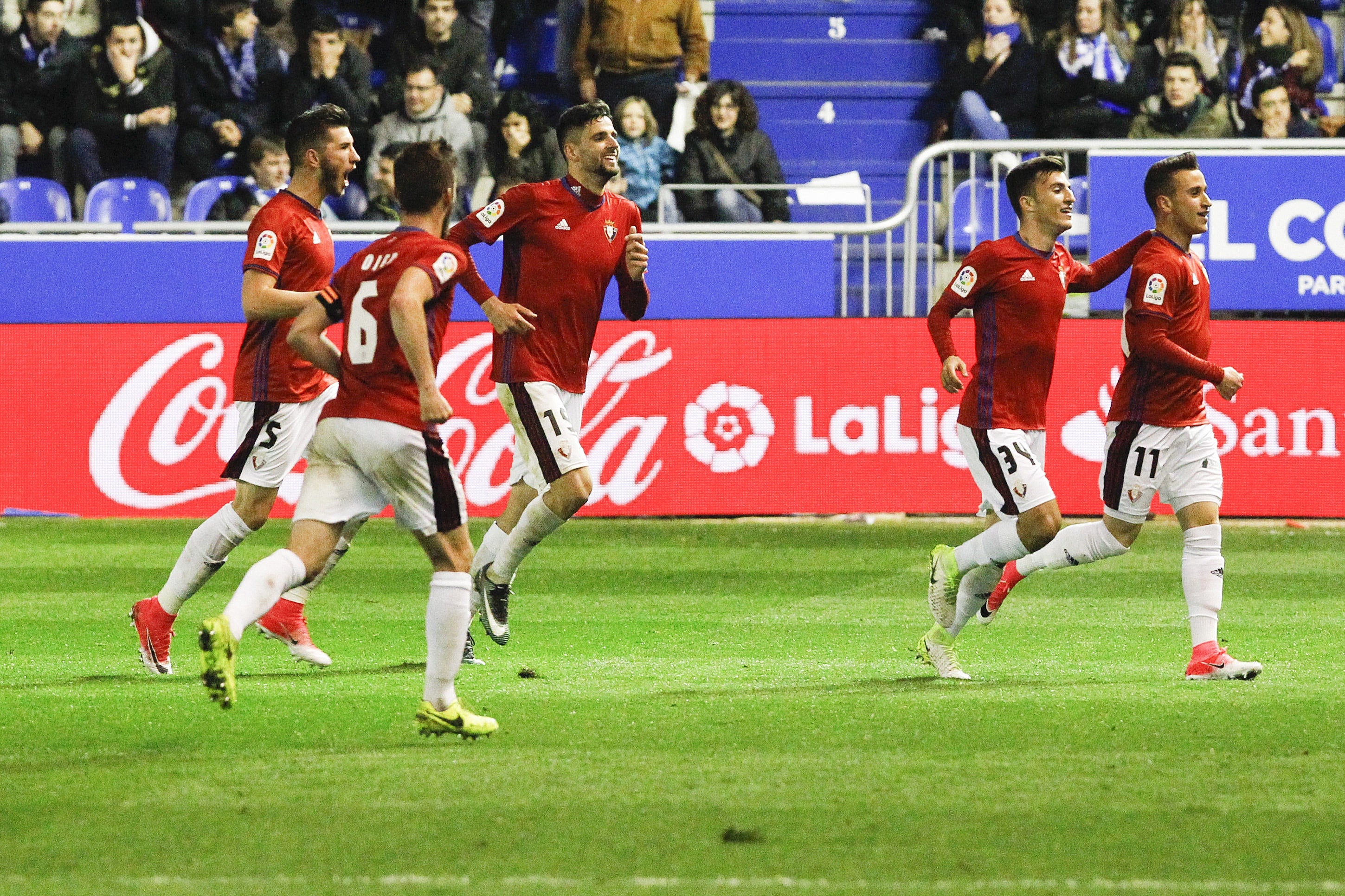 Osasuna 2-1 Granada. Osasuna vence al Granada y deja de ser colista de la Liga Santander Osasuna 2-1 Granada. Osasuna vence al Granada y deja de ser colista de la Liga Santander